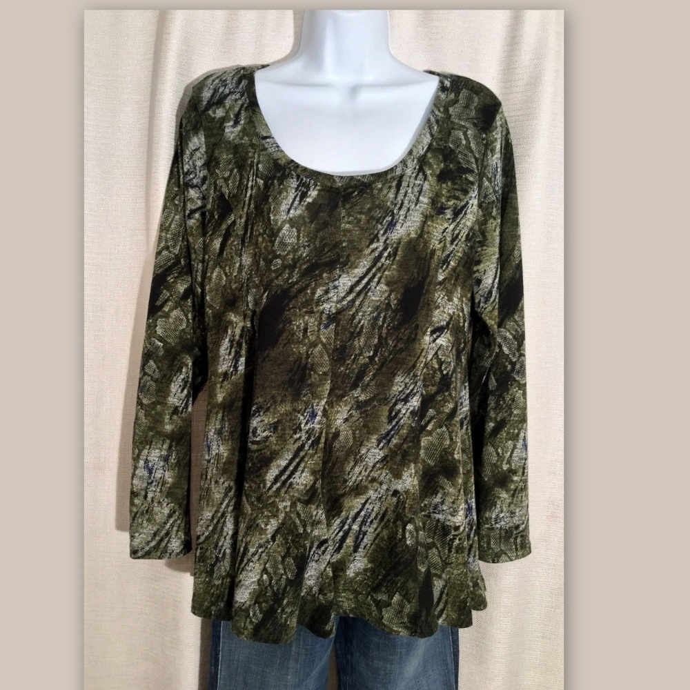 DRESSBARN Petite Women’s Size PM Black Gray Abstract Stretch Scoop Neck TOP